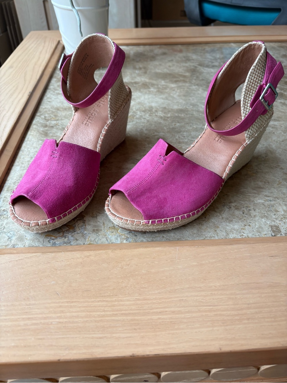 Kenneth Cole Gentle Soles Fuchsia Suede Espadrille Sandals